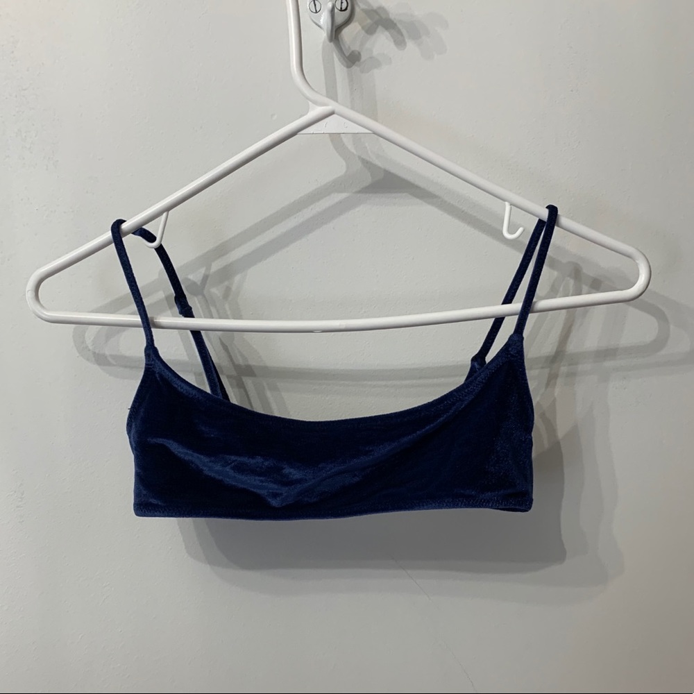 TRIANGL TOP